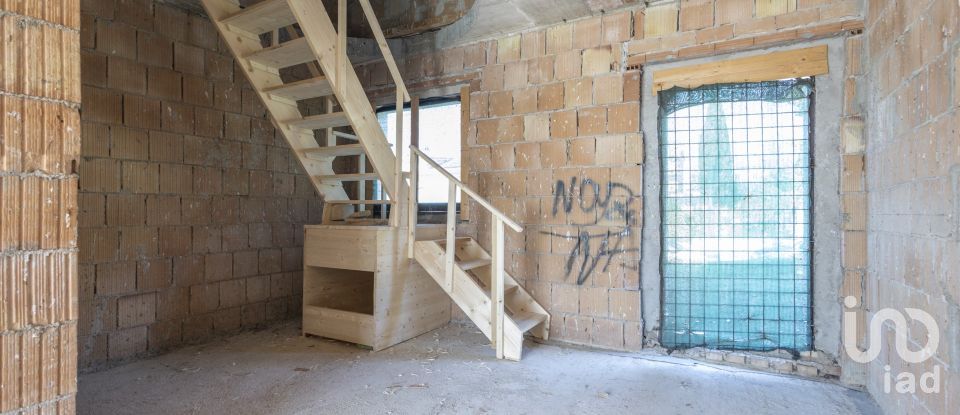 Villa Bifamiliare 9 locali di 120 m² in Osimo (60027)