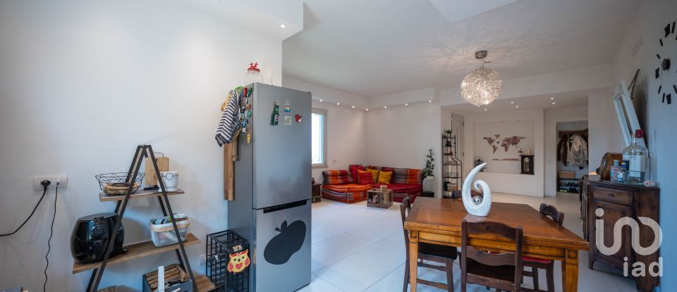 Farm 8 rooms of 230 m² in Peschiera del Garda (37019)