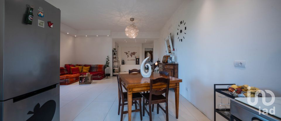 Farm 8 rooms of 230 m² in Peschiera del Garda (37019)