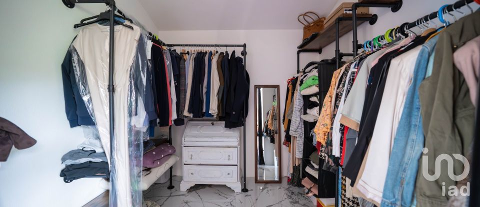 Farm 8 rooms of 230 m² in Peschiera del Garda (37019)