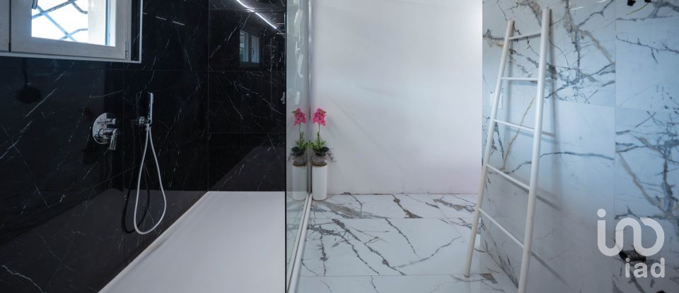 Farm 8 rooms of 230 m² in Peschiera del Garda (37019)