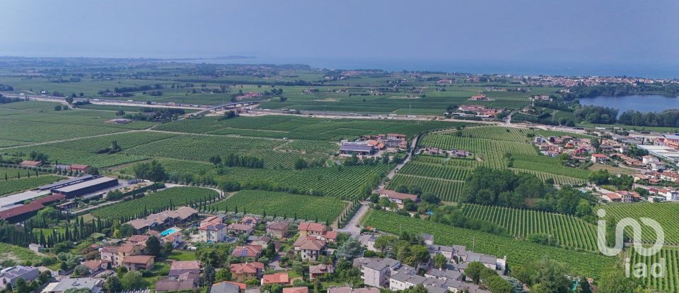 Farm 8 rooms of 230 m² in Peschiera del Garda (37019)