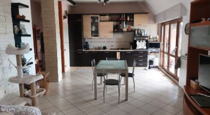 Trilocale di 89 m² a Nova Milanese (20834)