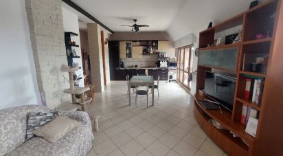 Trilocale di 89 m² a Nova Milanese (20834)