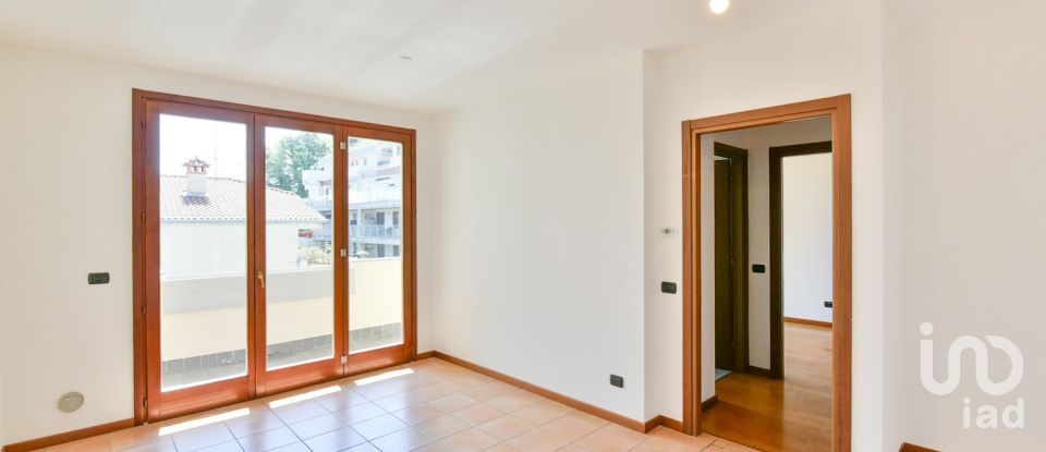 Bilocale di 54 m² a Meda (20821)