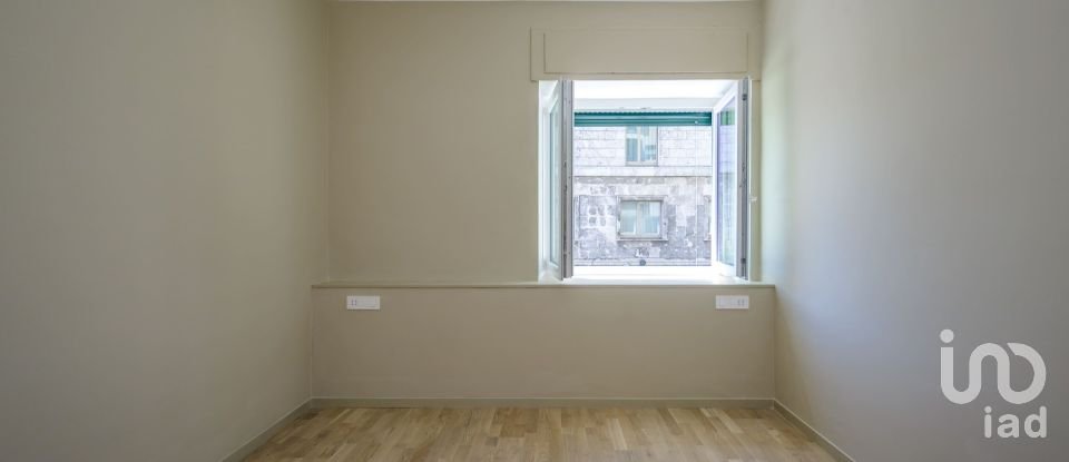 Four-room apartment of 82 m² in Genova (16126)