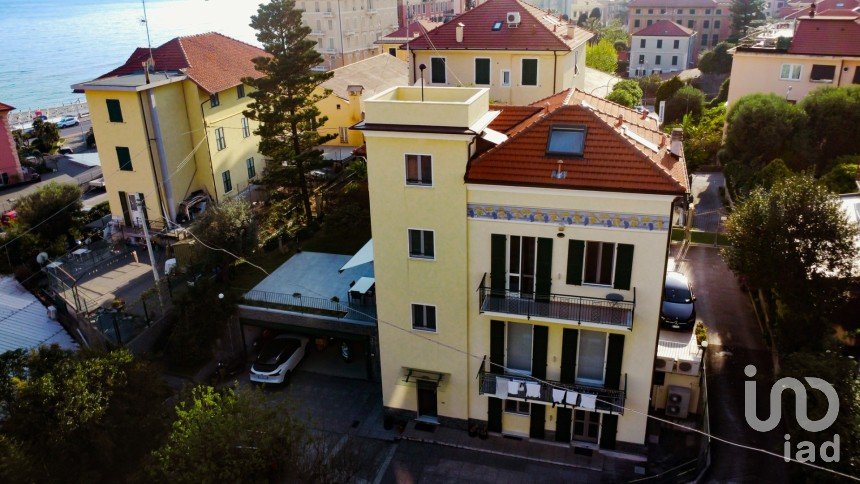 Hotel 5 rooms of 183 m² in Varazze (17019)