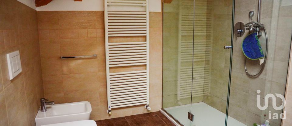 Hotel 5 rooms of 183 m² in Varazze (17019)