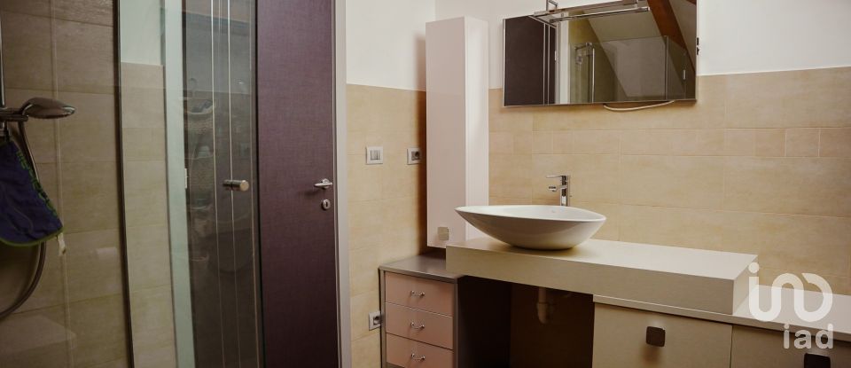 Hotel 5 rooms of 183 m² in Varazze (17019)