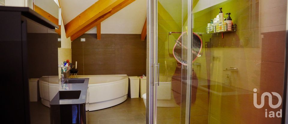 Hotel 5 rooms of 183 m² in Varazze (17019)