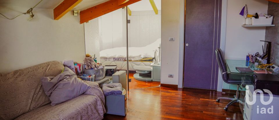 Hotel 5 rooms of 183 m² in Varazze (17019)