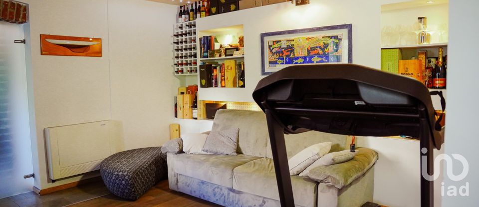 Hotel 5 rooms of 183 m² in Varazze (17019)