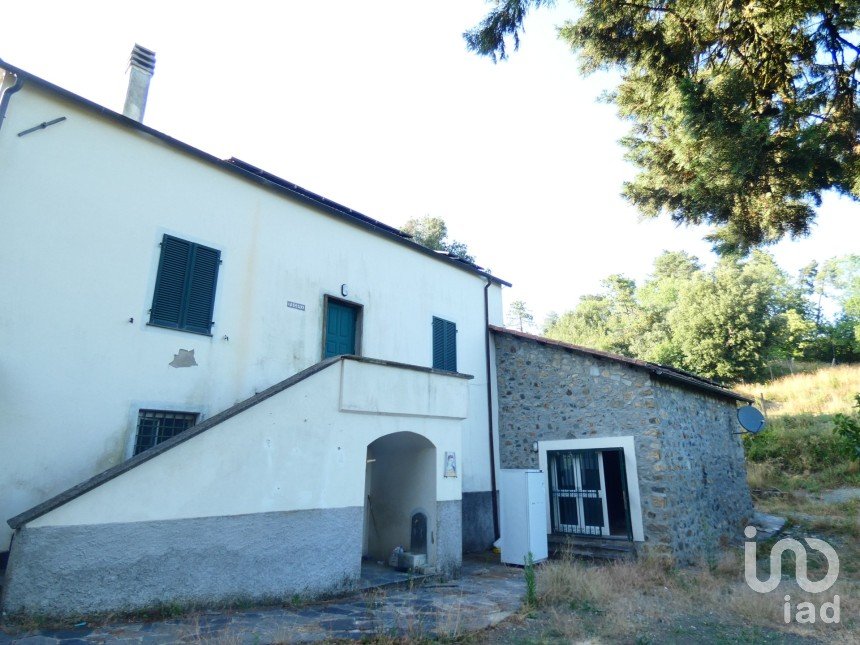 Casa indipendente 9 locali di 200 m² in Carrodano (19020)