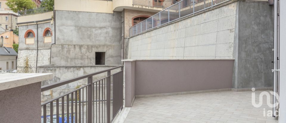 Appartamento 6 locali di 104 m² a Castelfidardo (60022)