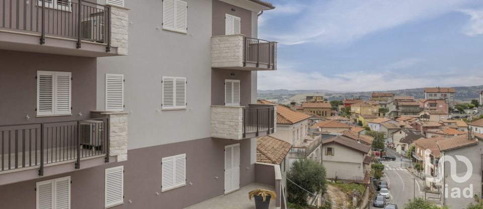 Appartamento 6 locali di 104 m² a Castelfidardo (60022)