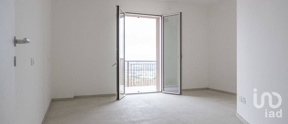 Appartamento 6 locali di 104 m² a Castelfidardo (60022)