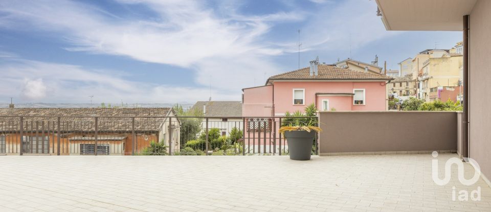 Appartamento 6 locali di 105 m² a Castelfidardo (60022)