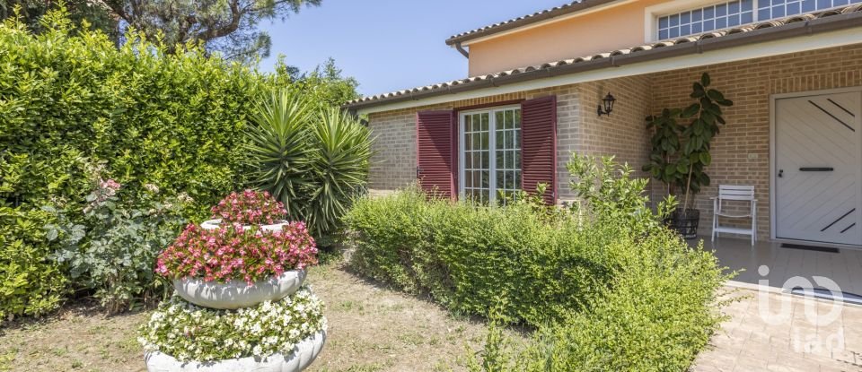 Farm 5 rooms of 274 m² in Recanati (62019)