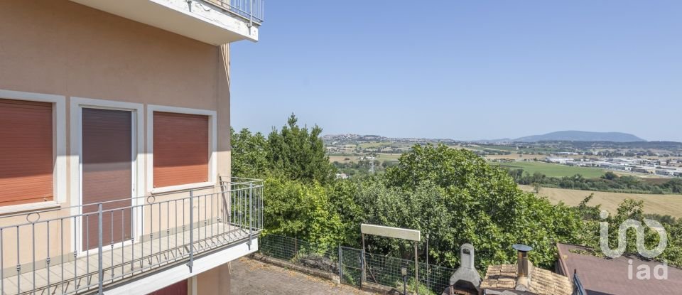 Farm 5 rooms of 274 m² in Recanati (62019)