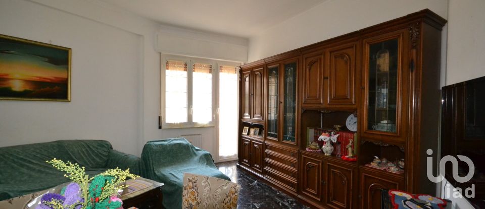 Apartment 5 rooms of 120 m² in Genova (16144)