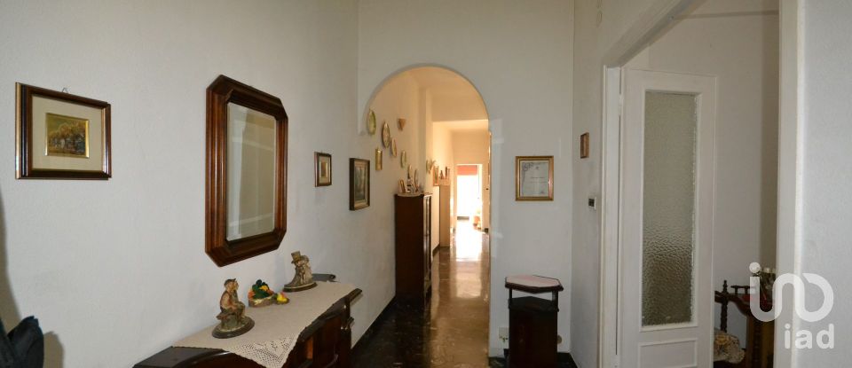 Apartment 5 rooms of 120 m² in Genova (16144)