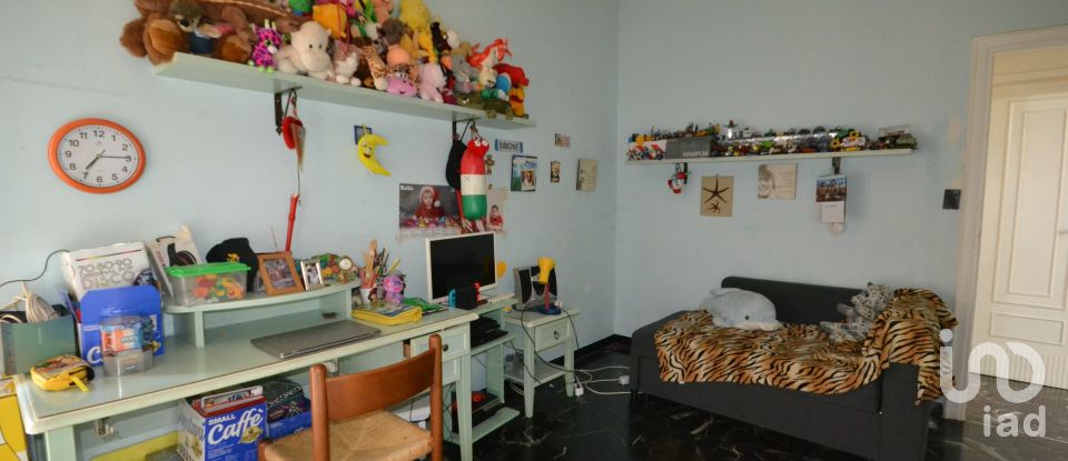 Apartment 5 rooms of 120 m² in Genova (16144)