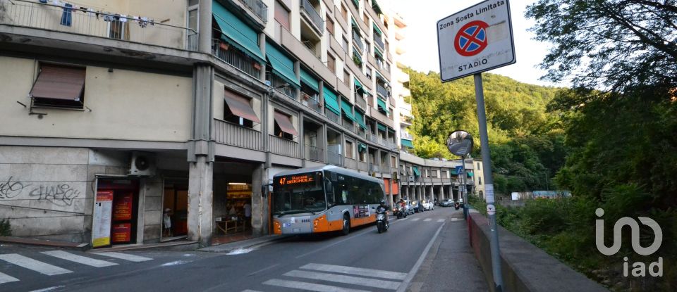 Apartment 5 rooms of 120 m² in Genova (16144)