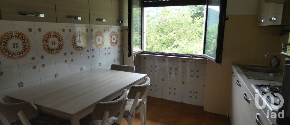 Casa indipendente 6 locali di 110 m² in Varese Ligure (19020)