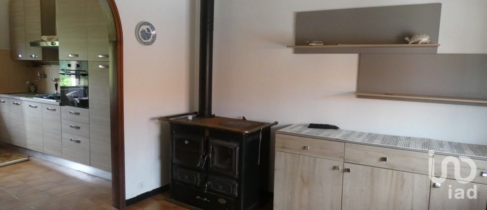 Casa indipendente 6 locali di 110 m² in Varese Ligure (19020)