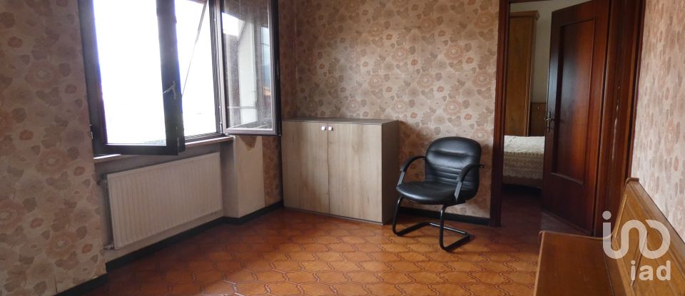 Casa indipendente 6 locali di 110 m² in Varese Ligure (19020)