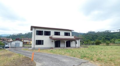 Casale 8 locali di 300 m² in Brugnato (19020)