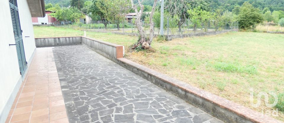 Casale 8 locali di 300 m² in Brugnato (19020)