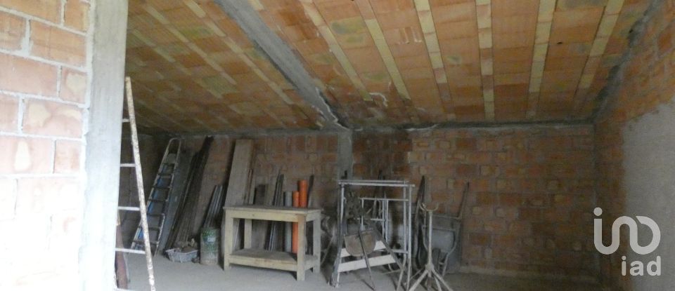 Casale 8 locali di 300 m² in Brugnato (19020)