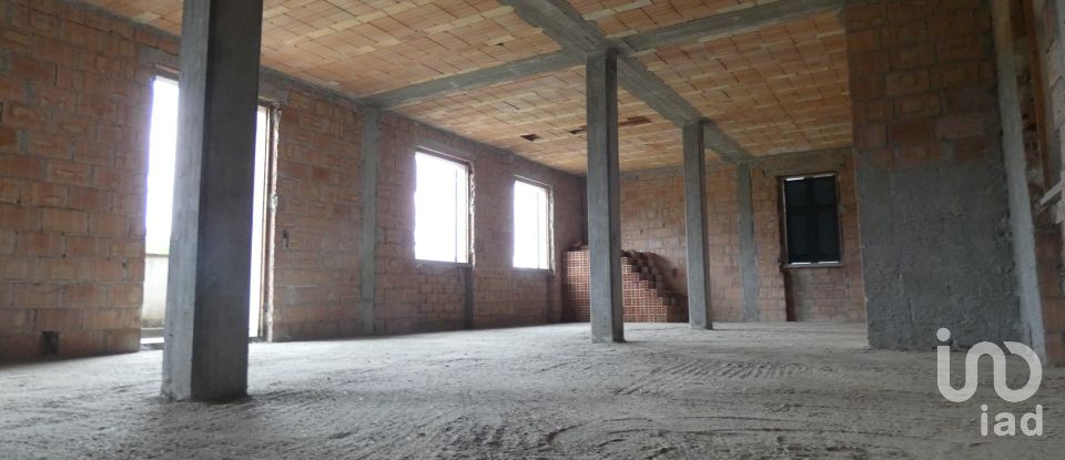 Casale 8 locali di 300 m² in Brugnato (19020)