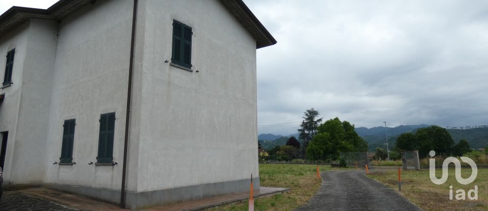 Casale 8 locali di 300 m² in Brugnato (19020)