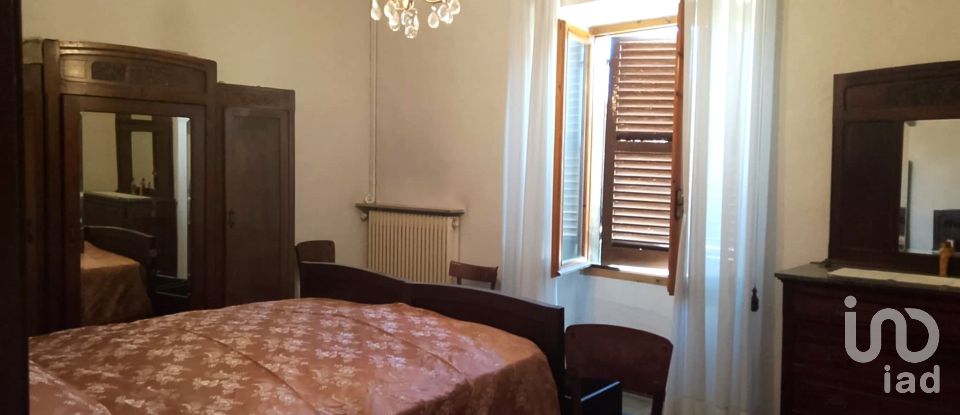 House 9 rooms of 240 m² in Bistagno (15012)