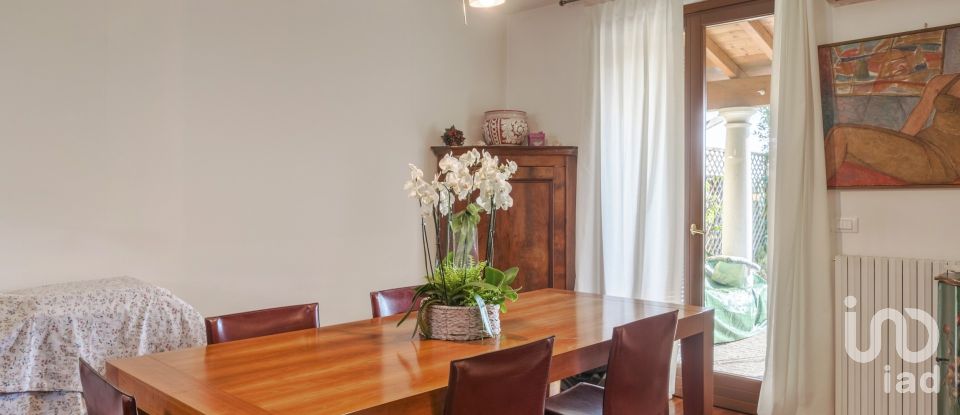 Villa a schiera 5 locali di 245 m² in Calvagese della Riviera (25080)