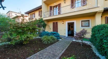 Villa a schiera 5 locali di 245 m² in Calvagese della Riviera (25080)