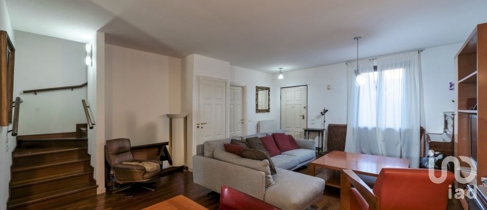 Villa a schiera 5 locali di 245 m² in Calvagese della Riviera (25080)