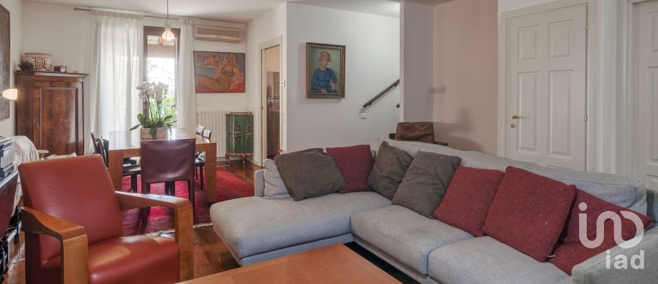 Villa a schiera 5 locali di 245 m² in Calvagese della Riviera (25080)