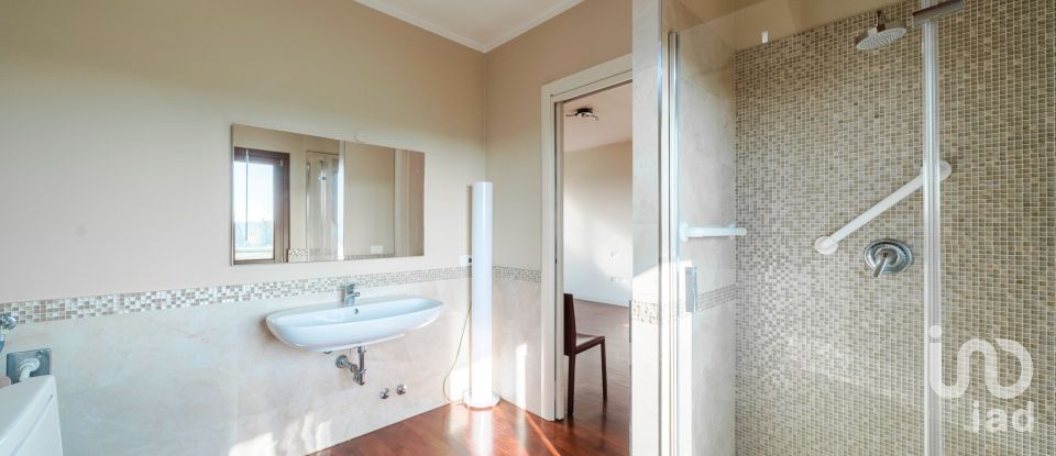 Villa a schiera 5 locali di 245 m² in Calvagese della Riviera (25080)