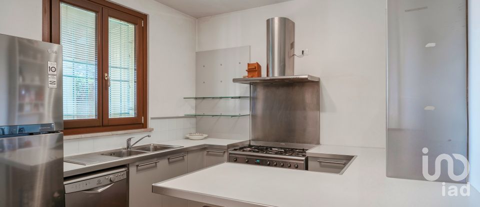 Villa a schiera 5 locali di 245 m² in Calvagese della Riviera (25080)