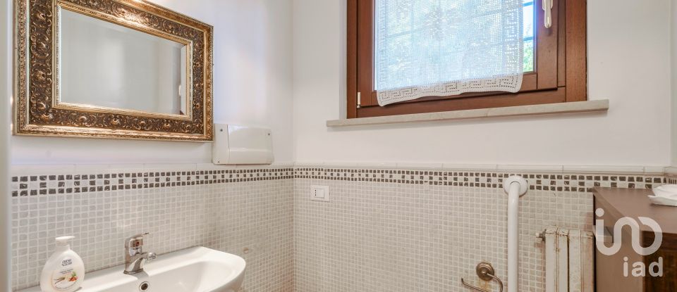 Villa a schiera 5 locali di 245 m² in Calvagese della Riviera (25080)