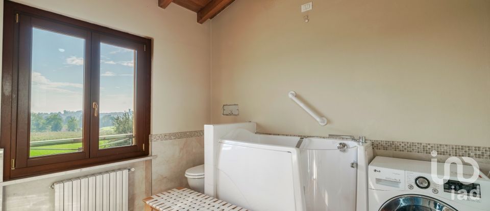 Villa a schiera 5 locali di 245 m² in Calvagese della Riviera (25080)