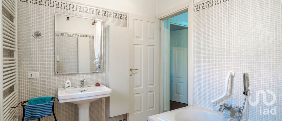 Villa a schiera 5 locali di 245 m² in Calvagese della Riviera (25080)