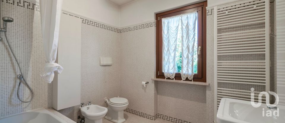 Villa a schiera 5 locali di 245 m² in Calvagese della Riviera (25080)