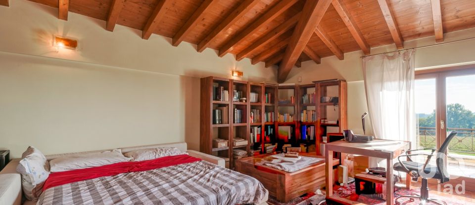 Villa a schiera 5 locali di 245 m² in Calvagese della Riviera (25080)