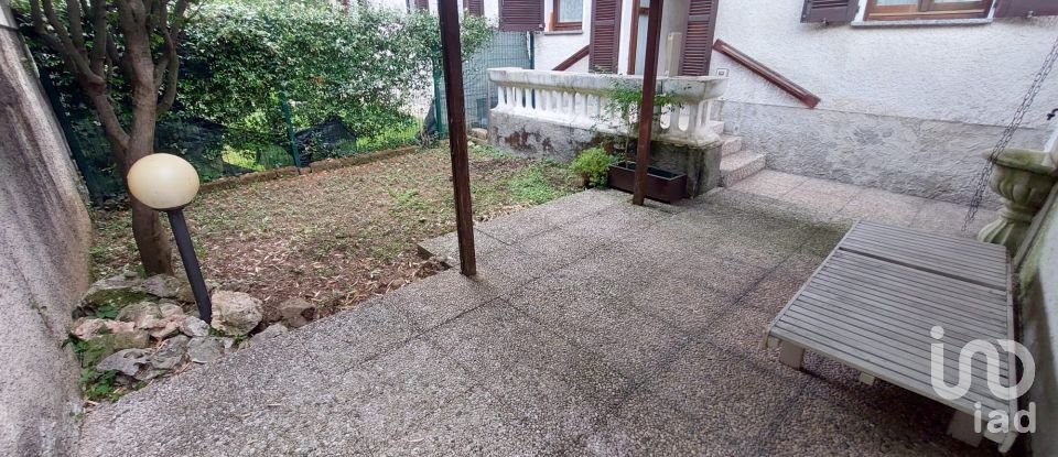 Three-room apartment of 110 m² in Agrate Brianza (20864)