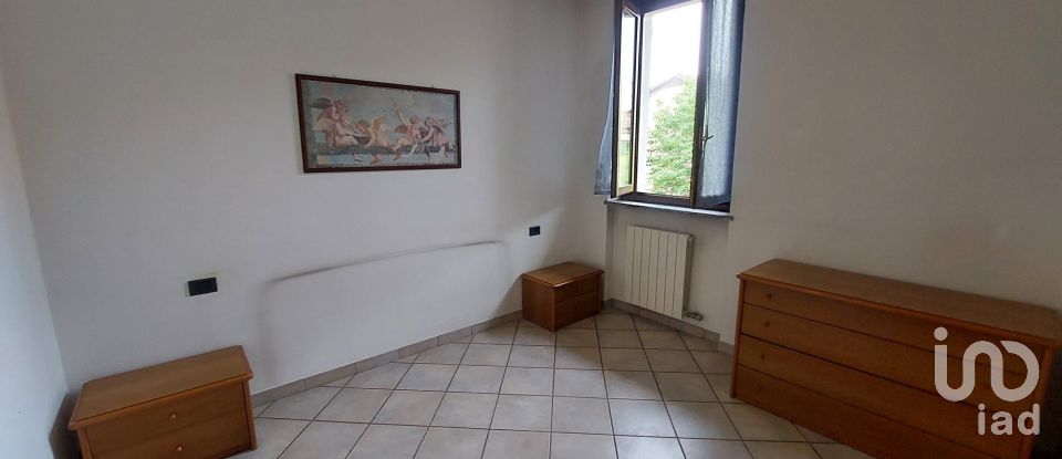 Three-room apartment of 110 m² in Agrate Brianza (20864)