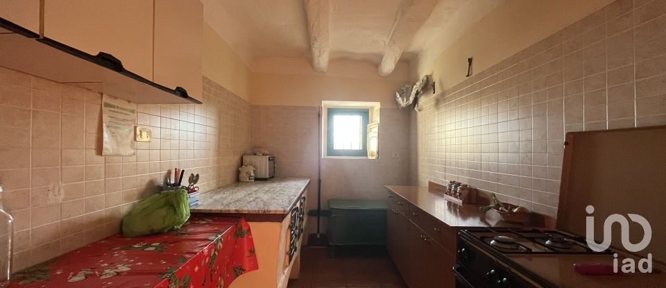 Village house 8 rooms of 170 m² in - (87030)